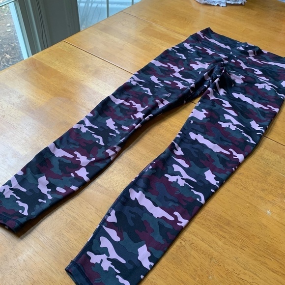 Fabletics Boost PowerHold High Waisted Camo Stretch Legging Yoga Pilates, Size S - Picture 2 of 8